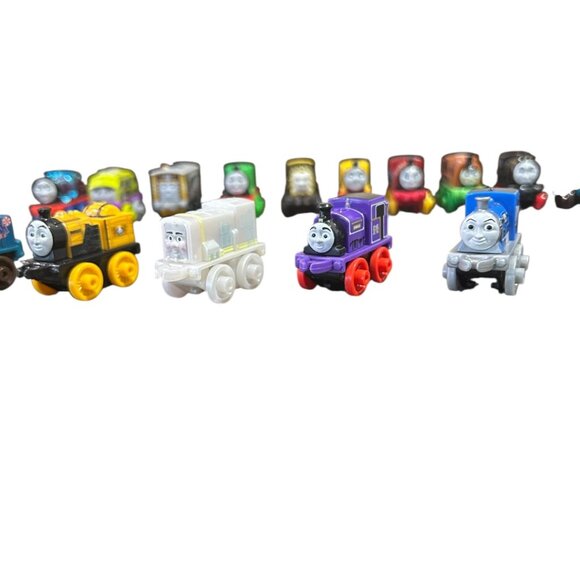 Lot of 32 Thomas & Friends Minis Trains Frozen Tootsie Roll Blow Pop Toys Small - Picture 6 of 10